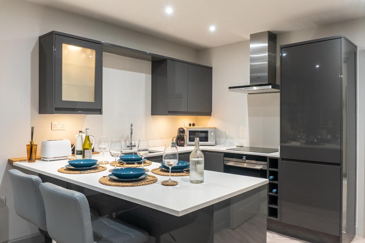 Spring Mount Huge Luxury Full Apartment- Harrogate Centre-Two Extremely Comfy Kingsize Bedrooms-Fully Equipped Modern Kitchen-Cosy Living Room With Huge Tv Exteriör bild