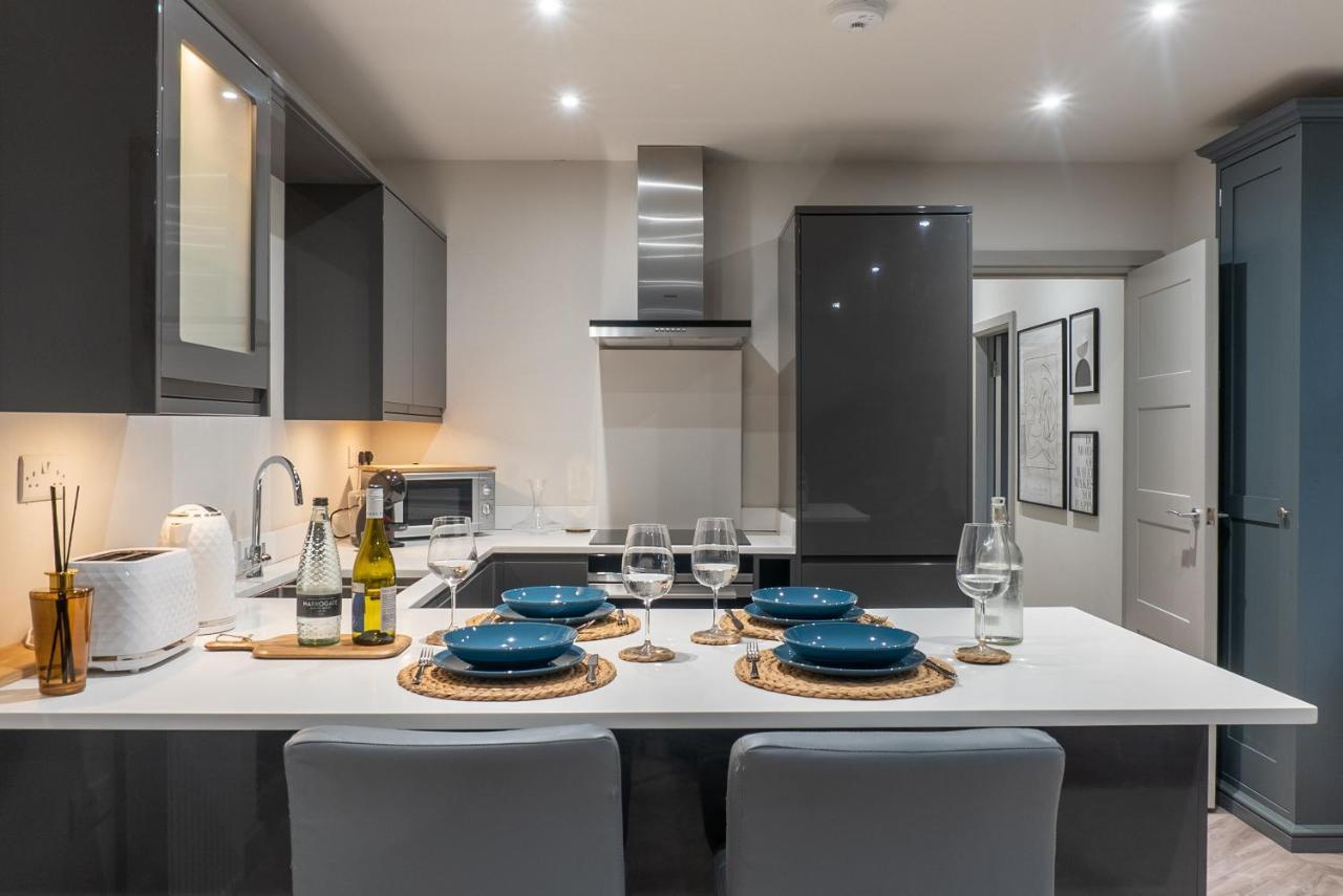Spring Mount Huge Luxury Full Apartment- Harrogate Centre-Two Extremely Comfy Kingsize Bedrooms-Fully Equipped Modern Kitchen-Cosy Living Room With Huge Tv Exteriör bild
